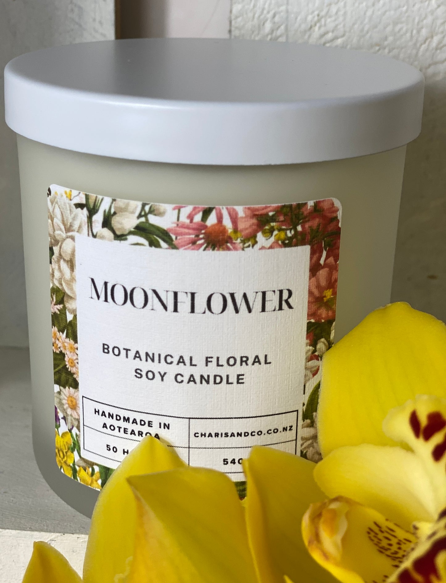 Moonflower botanical soy candle