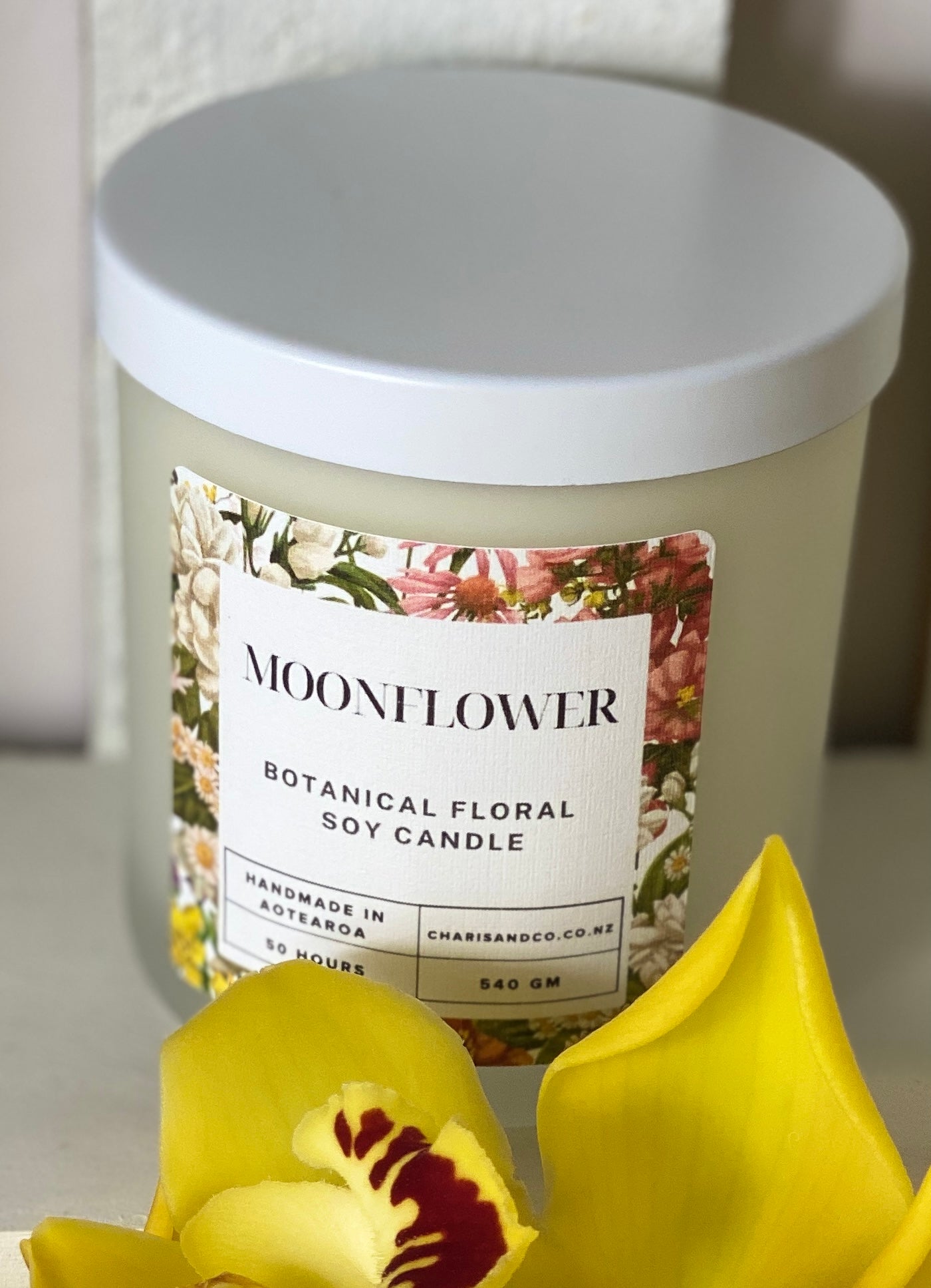 Moonflower botanical soy candle