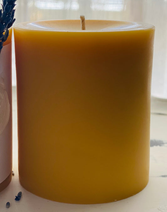 Beeswax Pillar candle medium 85 hours